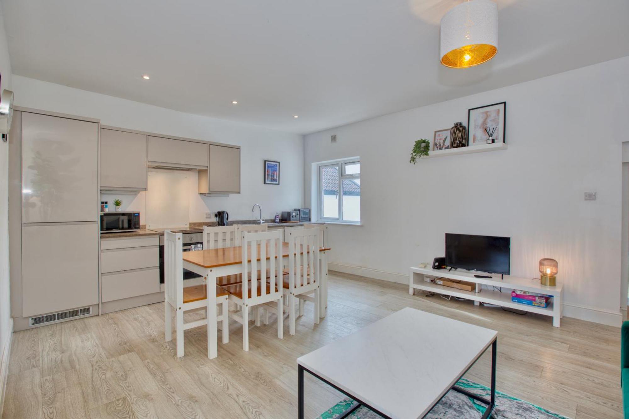 Modern 5-Beds - City Centre - Free Parking - Temple - By Hinkley Homes Short Lets & Serviced Accommodation Bristol Exteriör bild