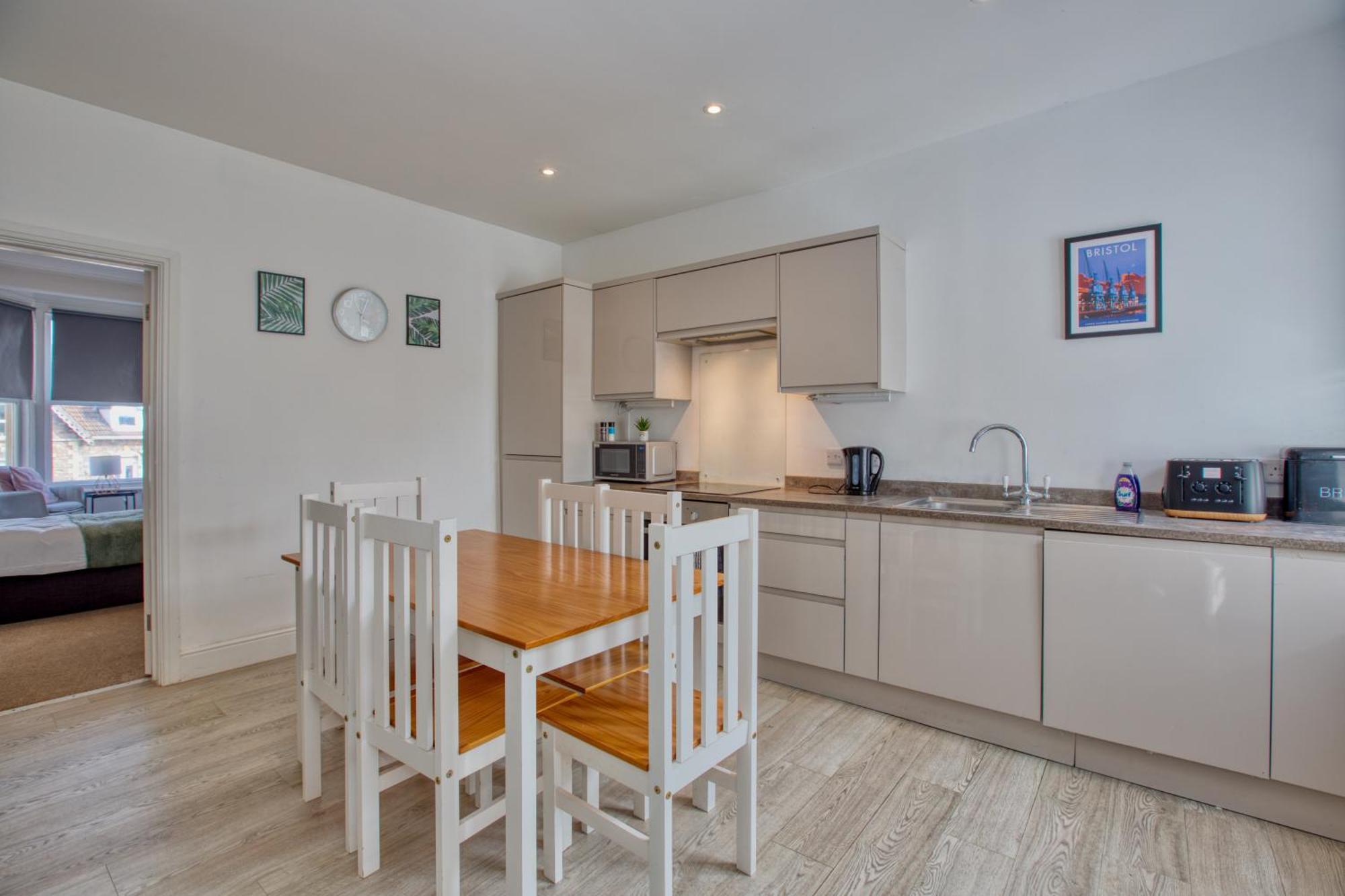 Modern 5-Beds - City Centre - Free Parking - Temple - By Hinkley Homes Short Lets & Serviced Accommodation Bristol Exteriör bild