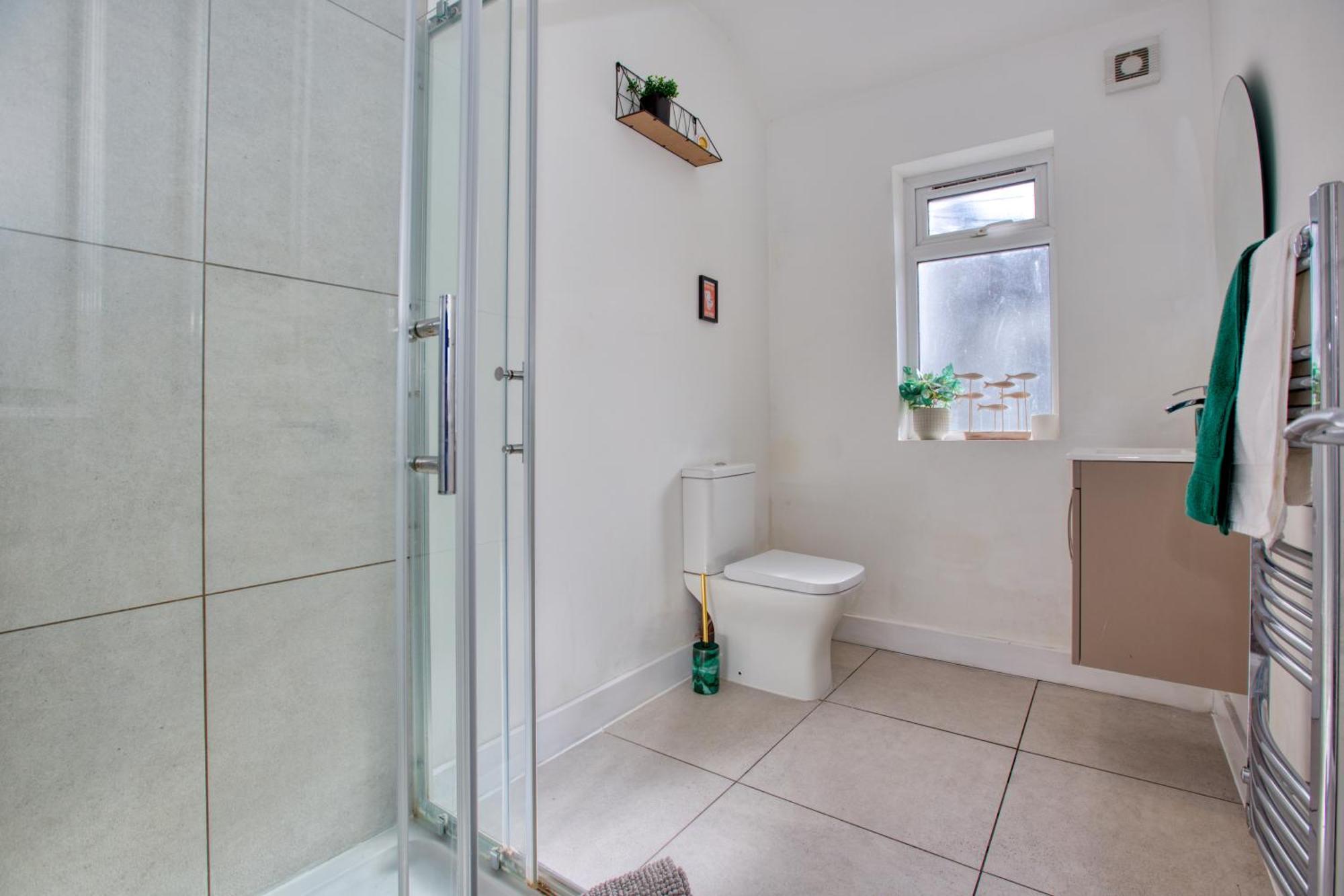 Modern 5-Beds - City Centre - Free Parking - Temple - By Hinkley Homes Short Lets & Serviced Accommodation Bristol Exteriör bild
